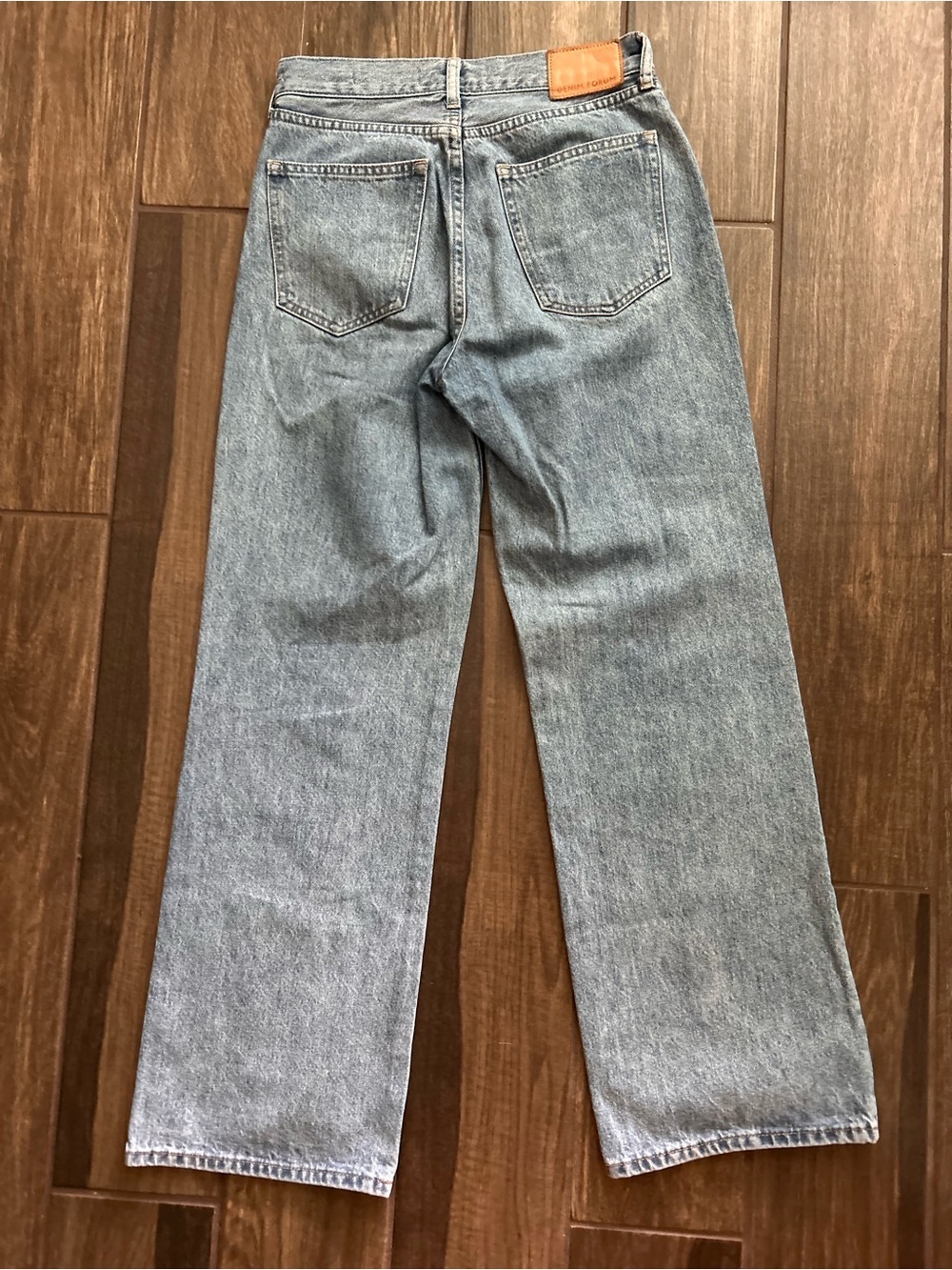 Aritzia Denim Forum The Farrah Hi-Rise Wide Leg Jeans in Light Wash Sz 26 - Picture 5 of 7